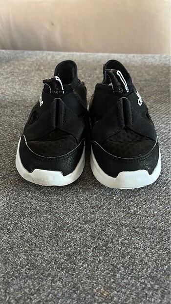 26 Beden siyah Renk Adidas çocuk sandalet