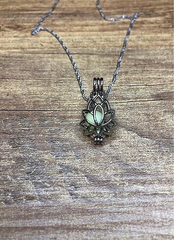 lotus kolye