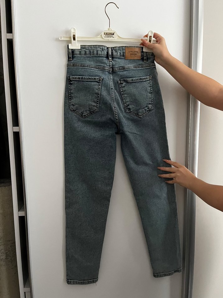 Yüksek Bel Koyu Mavi Denim Jean — görsel 2/4