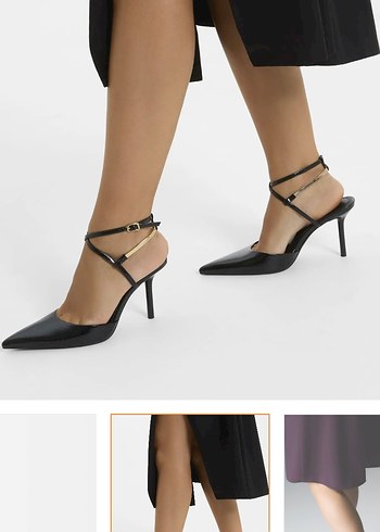 38 Beden Siyah Yılan Desenli Tokalı Stiletto