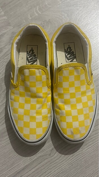 Vans orjinal çok az giyildi . Yırtık vs yoktur