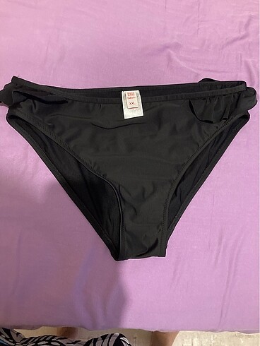 2 tane bikini altı