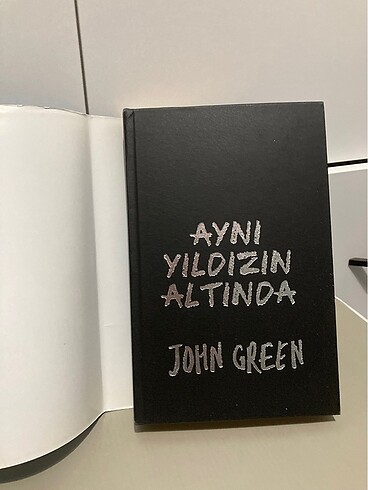  Beden Aynı Yıldızın Altında Kitap