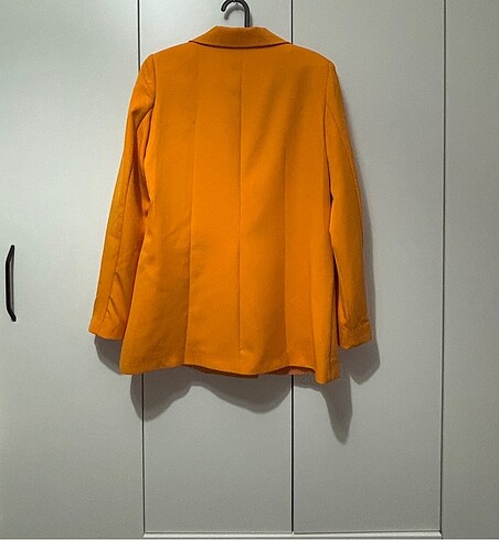 Turuncu ceket / Fabrika - Görsel 2