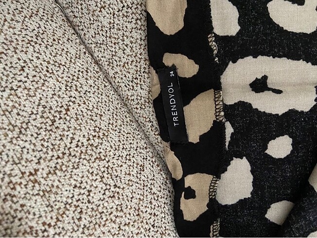 Yırtmaçlı etek - Görsel 3