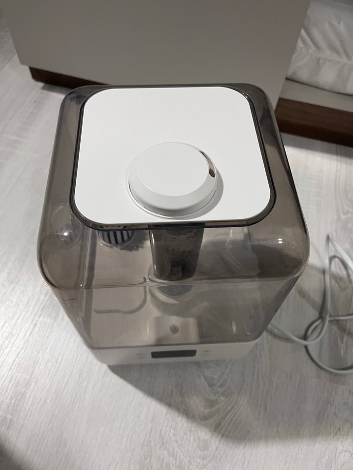 Beyaz ve Gri Hava Temizleyici ve Nemlendirici - Görsel 2