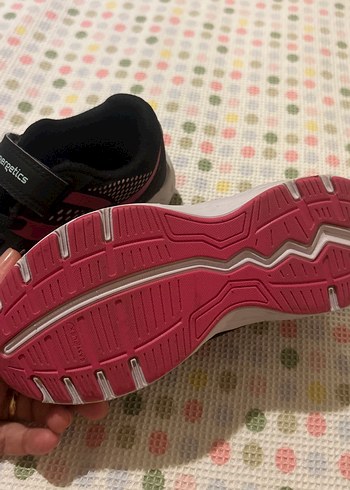 Yurtdışından alınan ve çok az giyilen marka spor ayakkabı - Görsel 3