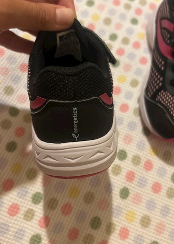 Yurtdışından alınan ve çok az giyilen marka spor ayakkabı - Görsel 6