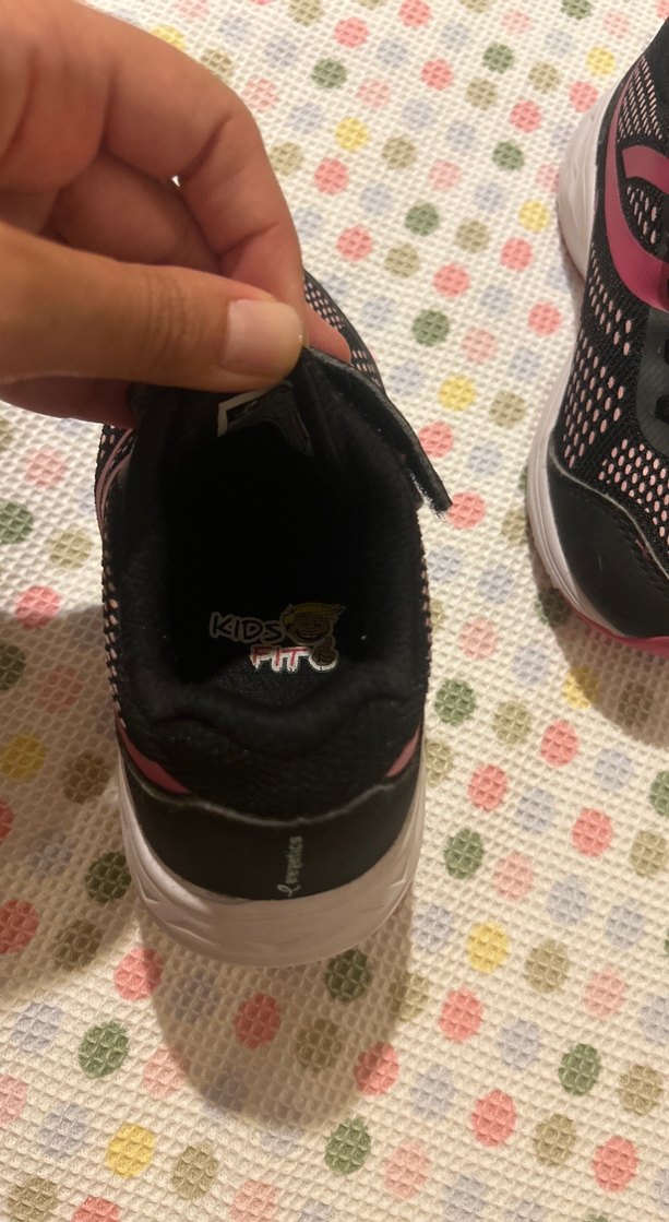 Yurtdışından alınan ve çok az giyilen marka spor ayakkabı - Görsel 5