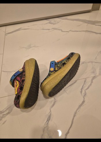 Crocs kız Çocuk Çok Renkli Pop Kültür Terlik - Görsel 3