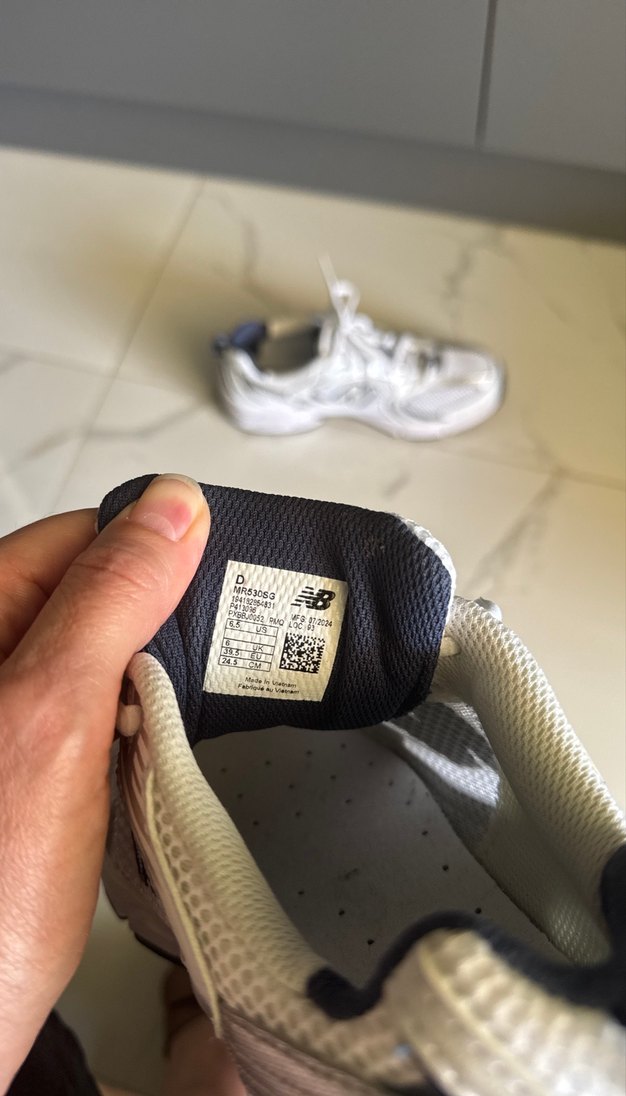 Beyaz Kadın Spor Ayakkabı - Rahat ve Şık - Görsel 2