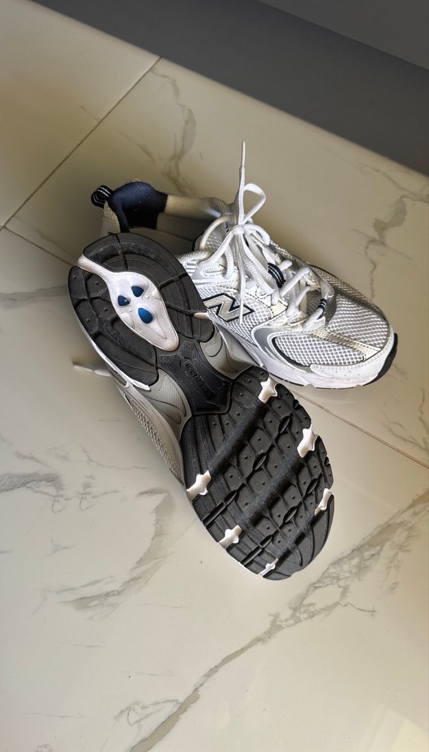 Beyaz Kadın Spor Ayakkabı - Rahat ve Şık - Görsel 4