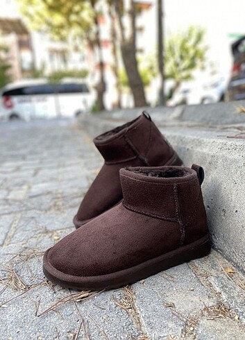 Ugg Ugg bot