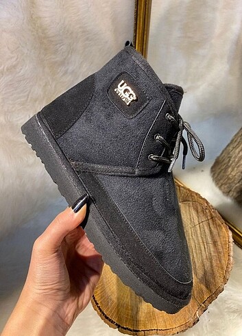 Ugg ultra mini bağcıklı bot 