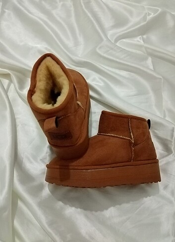 40 Beden kahverengi Renk Ugg platform bot