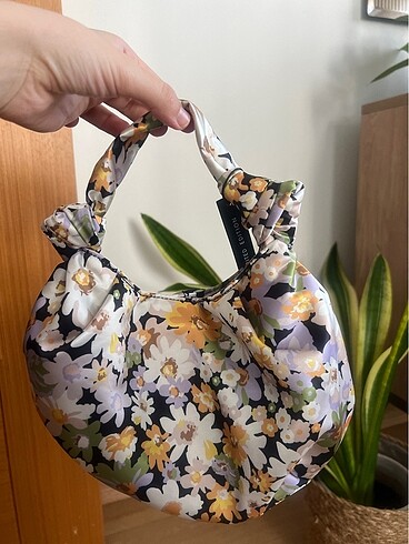 Mango Mango etiketli çanta