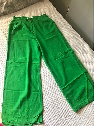 38 beden yeşil renk kumaş pantolon