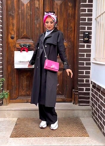 ZEHRA UÇAR- Siyah Trençkot 