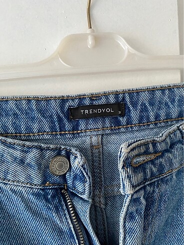 m Beden Trendyolmilla yırtık flare jean