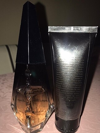 Givenchy ange ou demon