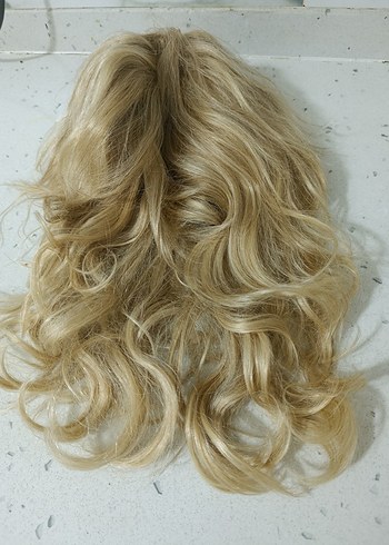 peruk saç uygulamdn aldım gerçek saç yazıyor,çok güzel bir renk - Görsel 2