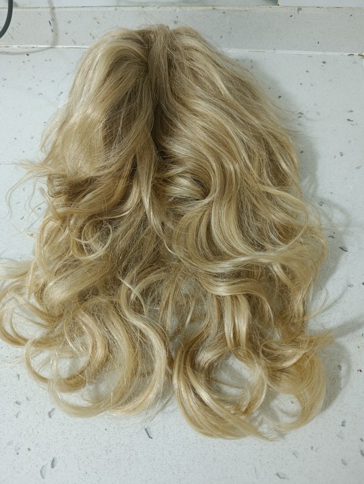 peruk saç uygulamdn aldım gerçek saç yazıyor,çok güzel bir renk - Görsel 2