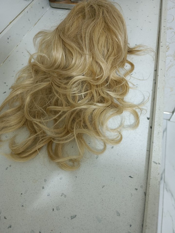 peruk saç uygulamdn aldım gerçek saç yazıyor,çok güzel bir renk - Görsel 4