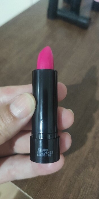 Oriflame ONCOLOUR KREMSİ RUJ