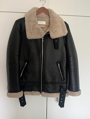 ZARA MONT