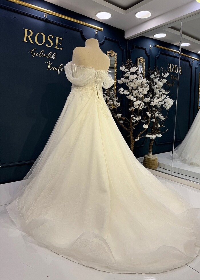 Düşük kollu gelinlik - Görsel 5