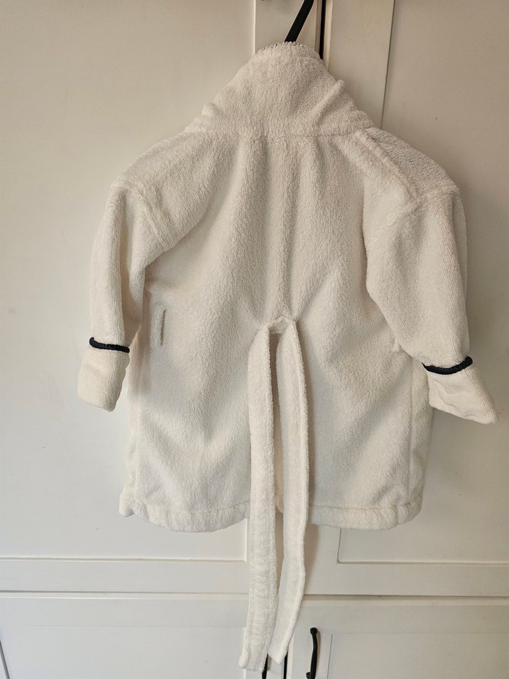 Beyaz Çocuk Bornoz Siyah Şerit Detaylı - Görsel 3