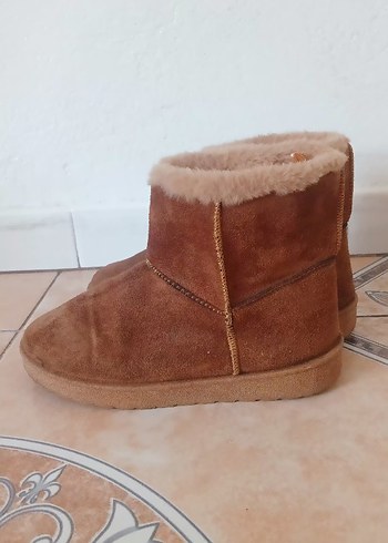 Kahverengi Süet Tüylü Kadın Dolgu Bot