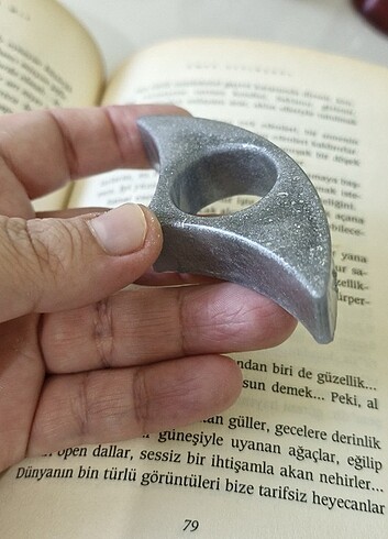 Kitap okuma yüzüğü 