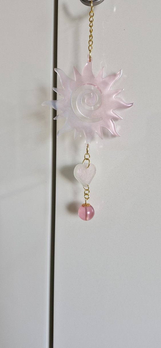 Pembe Zincir Detaylı Bohem Güneş ve Kalp Charm - Görsel 4