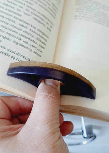 Mor Kitap Tutucu