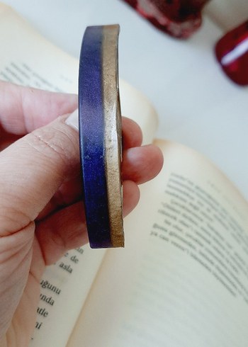 Beden Mor Kitap Tutucu