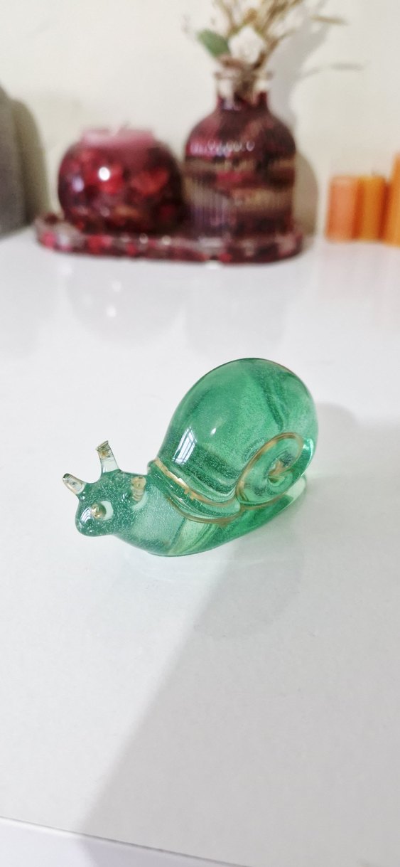 Parlak Yeşil Salyangoz Figürin - Görsel 4