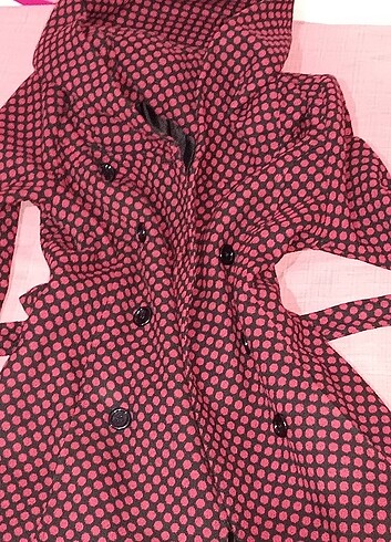 Vintage Kırmızı Kuşaklı Puantiyeli Kaban