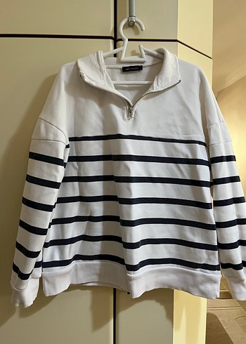 Kadın Beyaz Çizgili Yarım Fermuarlı Sweatshirt