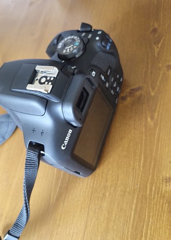 Canon EOS 2000D +18-55mm DSLR Fotoğraf Makinesi - Görsel 3