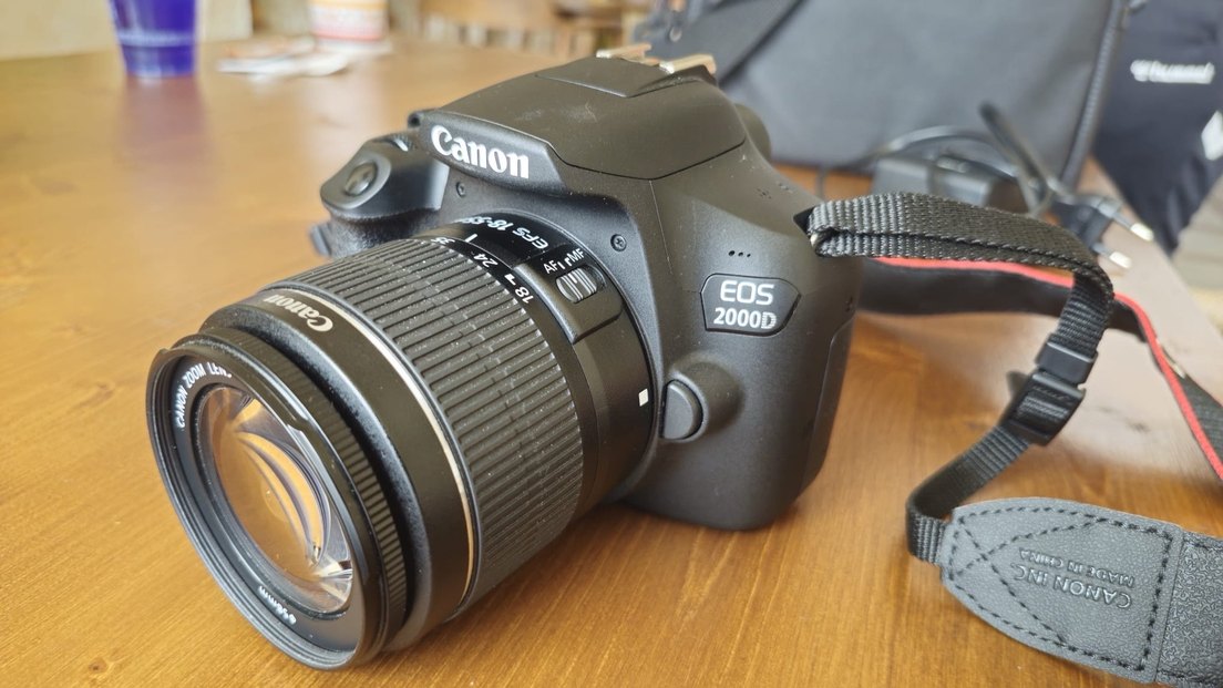 Canon EOS 2000D +18-55mm DSLR Fotoğraf Makinesi - Görsel 2