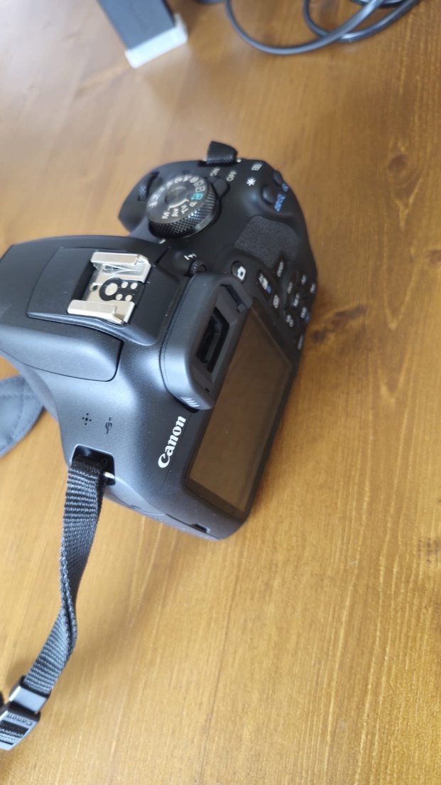 Canon EOS 2000D +18-55mm DSLR Fotoğraf Makinesi - Görsel 3