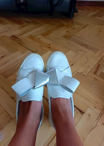 Beyaz Kadın Dolgulu  Detaylı Spor Ayakkabı - Görsel 2