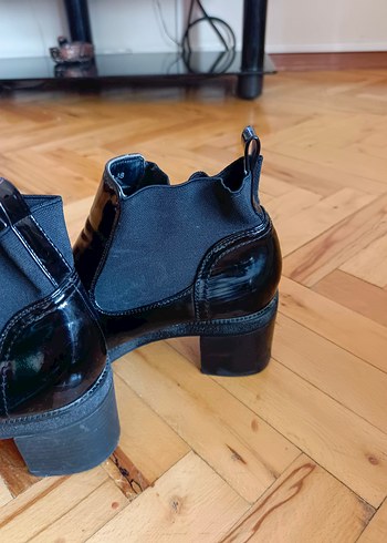 Parlak Siyah Kadın Rugan Botlar - Görsel 3