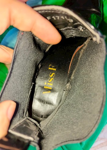 Parlak Siyah Kadın Rugan Botlar - Görsel 7