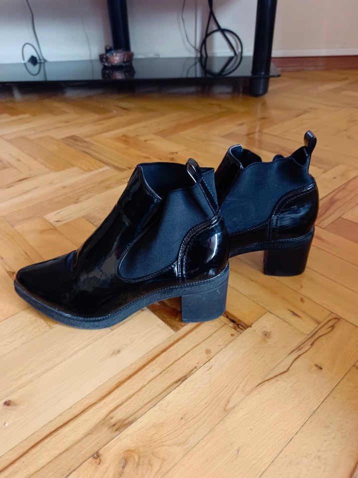 Parlak Siyah Kadın Rugan Botlar - Görsel 2