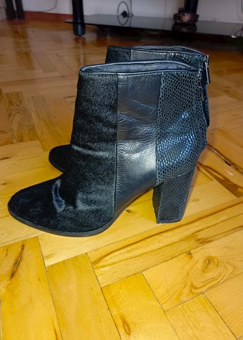 Siyah Yılan Derisi Desenli Topuklu Kadın Bot - Görsel 10