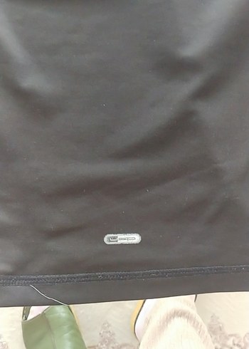 Siyah V Yaka Kadın Spor Tişörtü - Görsel 5