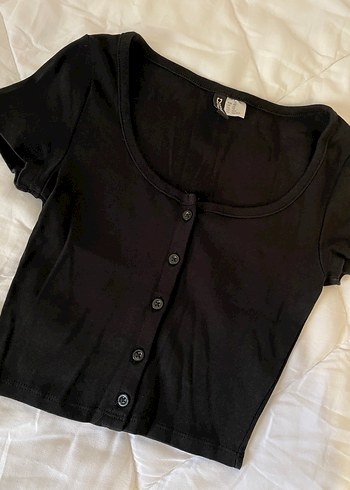 Düğmeli Siyah Crop Top - Görsel 3