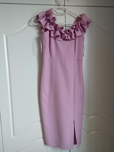 Pembe elbise
